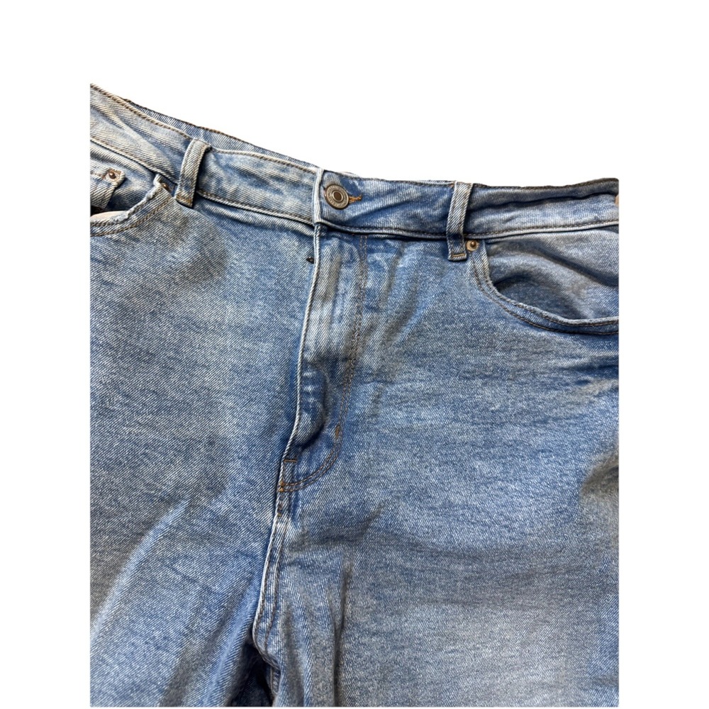 Ardene Jeans Womens Size 11 High Rise Flare Distressed light Wash Raw‎ Hem